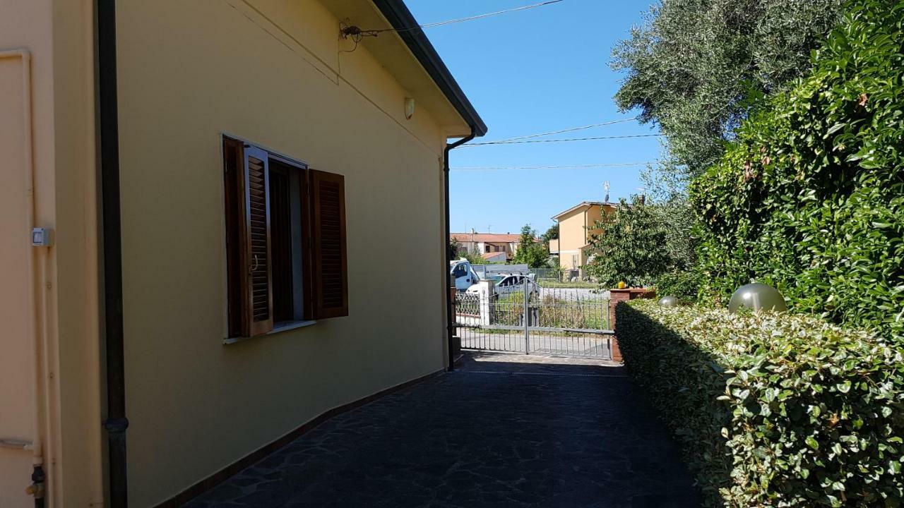 Vila Casa Magnolia Arena Metato Exteriér fotografie