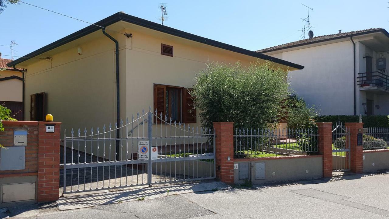 Vila Casa Magnolia Arena Metato Exteriér fotografie